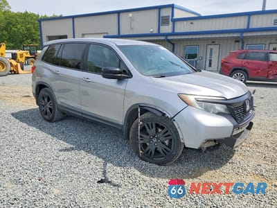 Czwarte zdjęcie samochodu z boku: 2019 HONDA PASSPORT SPORT VIN:5FNYF7H26KB001139 - miniatura