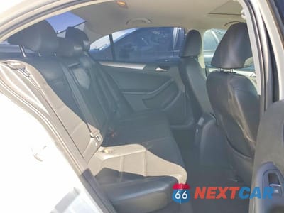 Zdjęcie 10 z 12 samochodu: 2015 VOLKSWAGEN JETTA SE VIN:3VWD17AJ3FM286203 - miniatura