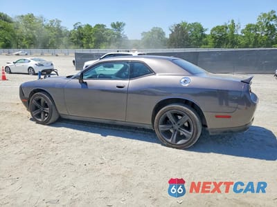 Drugie zdjęcie samochodu z przodu: 2019 DODGE CHALLENGER SXT VIN:2C3CDZGG1KH752527 - miniatura
