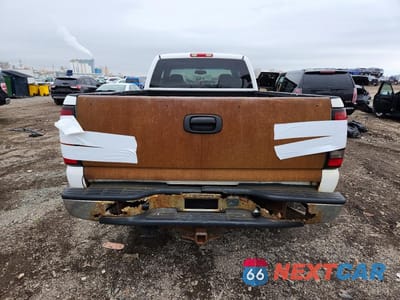 Zdjęcie 6 z 12 samochodu: 2005 GMC SIERRA K2500 HEAVY DUTY VIN:1GTHK29U15E100049 - miniatura