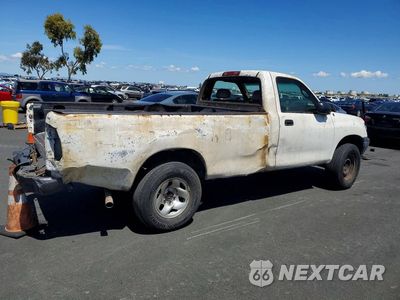 Trzecie zdjęcie samochodu z tyłu: 2000 TOYOTA TUNDRA BASE VIN:5TBJN3217YS107853 - miniatura