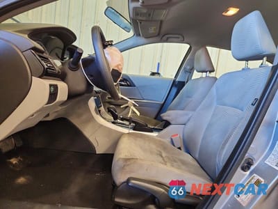 Zdjęcie 7 z 13 samochodu: 2017 HONDA ACCORD LX VIN:1HGCR2F30HA207897 - miniatura