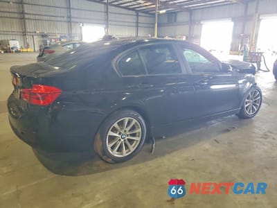 Trzecie zdjęcie samochodu z tyłu: 2016 BMW 320 I VIN:WBA8E1G54GNT37583 - miniatura