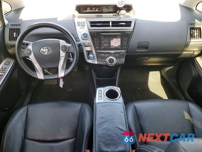 Zdjęcie 8 z 13 samochodu: 2016 TOYOTA PRIUS V FOUR VIN:JTDZN3EU5GJ054257 - miniatura