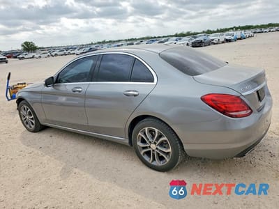 Drugie zdjęcie samochodu z przodu: 2015 MERCEDES-BENZ C 300 4MATIC VIN:55SWF4KBXFU024913 - miniatura