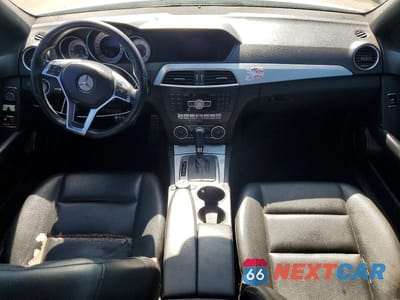 Zdjęcie 8 z 11 samochodu: 2013 MERCEDES-BENZ C 250 VIN:WDDGF4HB9DA779219 - miniatura