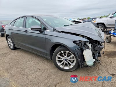 Czwarte zdjęcie samochodu z boku: 2020 FORD FUSION SE VIN:3FA6P0HD9LR139907 - miniatura
