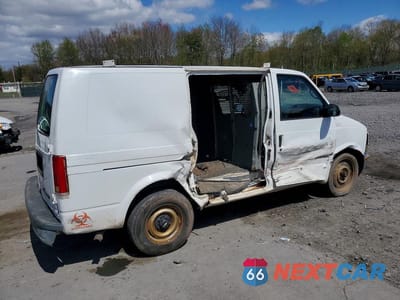 Trzecie zdjęcie samochodu z tyłu: 2000 CHEVROLET ASTRO VIN:1GCDM19W6YB128620 - miniatura