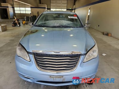 Piąte zdjęcie samochodu w środku: 2012 CHRYSLER 200 LIMITED VIN:1C3CCBCB2CN175679 - miniatura