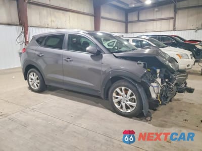 Czwarte zdjęcie samochodu z boku: 2020 HYUNDAI TUCSON VALUE VIN:KM8J3CA49LU176651 - miniatura