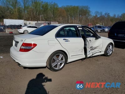 Trzecie zdjęcie samochodu z tyłu: 2010 MERCEDES-BENZ C 300 VIN:WDDGF5EB7AA396711 - miniatura