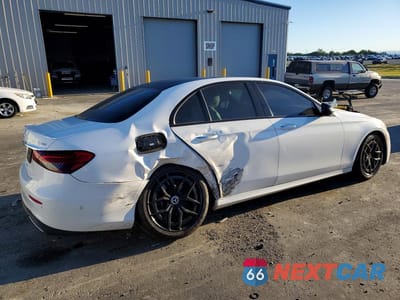 Trzecie zdjęcie samochodu z tyłu: 2021 MERCEDES-BENZ E 450 4MATIC VIN:W1KZF5KB0MB002669 - miniatura
