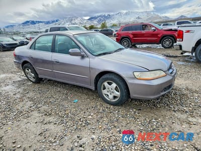 Czwarte zdjęcie samochodu z boku: 2000 HONDA ACCORD EX VIN:1HGCG1654YA045838 - miniatura