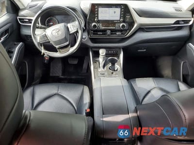 Zdjęcie 8 z 14 samochodu: 2021 TOYOTA HIGHLANDER XLE VIN:5TDGZRBH6MS069161 - miniatura