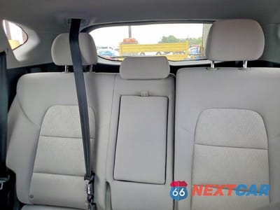 Zdjęcie 10 z 13 samochodu: 2018 HYUNDAI TUCSON VALUE VIN:KM8J33A2XJU649274 - miniatura