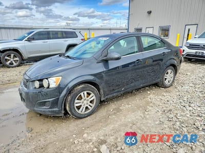 2015 CHEVROLET SONIC LT 1G1JC5SG3F4160516 - główne zdjęcie licytacji z USA - miniatura