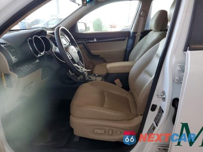 Zdjęcie 7 z 14 samochodu: 2013 KIA SORENTO EX VIN:5XYKU3A20DG317887 - miniatura