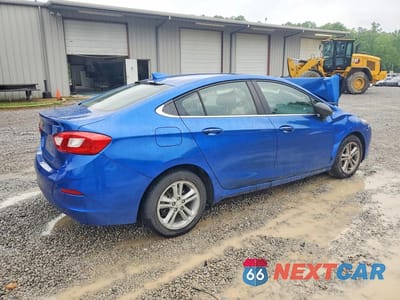 Trzecie zdjęcie samochodu z tyłu: 2017 CHEVROLET CRUZE LT VIN:3G1BE5SM3HS556842 - miniatura