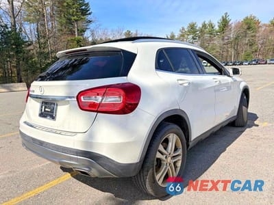 Czwarte zdjęcie samochodu z boku: 2016 MERCEDES-BENZ GLA 250 VIN:WDCTG4EB6GJ235494 - miniatura