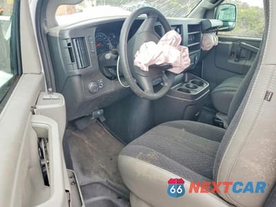 Zdjęcie 8 z 12 samochodu: 2025 CHEVROLET EXPRESS G2500 VIN:1GCWGAFP2S1160118 - miniatura