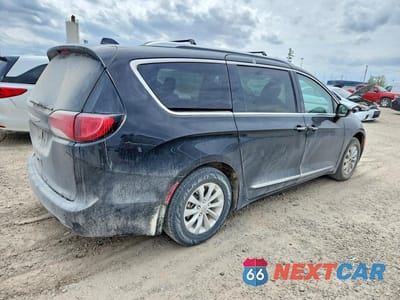 Trzecie zdjęcie samochodu z tyłu: 2018 CHRYSLER PACIFICA TOURING L VIN:2C4RC1BG3JR124110 - miniatura