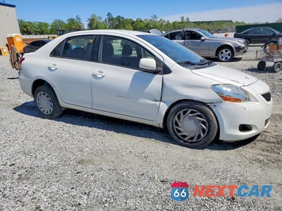 Czwarte zdjęcie samochodu z boku: 2011 TOYOTA YARIS BASE VIN:JTDBT4K37B4081959 - miniatura