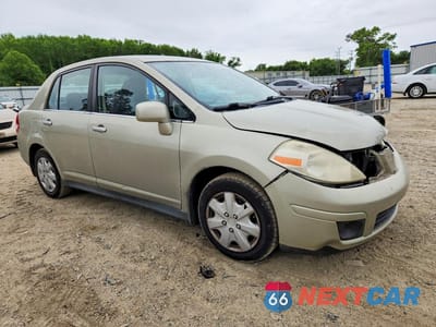 Czwarte zdjęcie samochodu z boku: 2008 NISSAN VERSA 1.8 S VIN:3N1BC11E78L421358 - miniatura