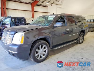 2010 GMC YUKON XL DENALI 1GKUKMEF2AR245156 - główne zdjęcie licytacji z USA - miniatura