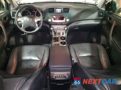 Zdjęcie 8 z 13 samochodu: 2012 TOYOTA HIGHLANDER SE VIN:5TDBK3EH9CS139130 - miniatura