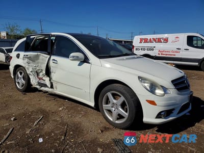 Czwarte zdjęcie samochodu z boku: 2010 MERCEDES-BENZ R 350 4MATIC VIN:4JGCB6FE1AA103612 - miniatura