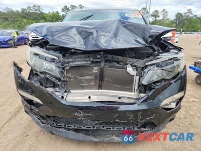 Piąte zdjęcie samochodu w środku: 2017 HONDA PILOT EXL VIN:5FNYF5H57HB031192 - miniatura