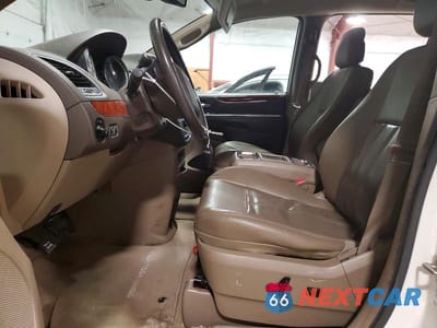 Zdjęcie 7 z 13 samochodu: 2013 CHRYSLER TOWN & COUNTRY TOURING VIN:2C4RC1BG1DR632208 - miniatura