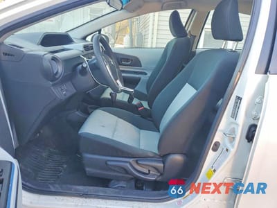 Zdjęcie 7 z 13 samochodu: 2012 TOYOTA PRIUS C THREE VIN:JTDKDTB33C1511075 - miniatura