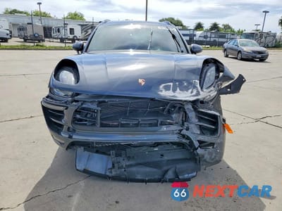Piąte zdjęcie samochodu w środku: 2018 PORSCHE MACAN GTS VIN:WP1AG2A50JLB63557 - miniatura