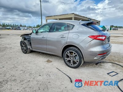 Drugie zdjęcie samochodu z przodu: 2018 MASERATI LEVANTE LUXURY VIN:ZN661XUL6JX268871 - miniatura