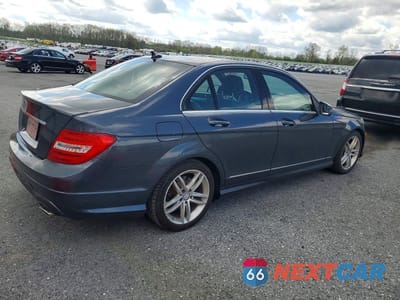 Trzecie zdjęcie samochodu z tyłu: 2014 MERCEDES-BENZ C 300 4MATIC VIN:WDDGF8AB3ER318683 - miniatura
