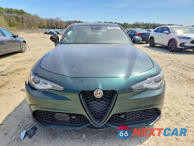Piąte zdjęcie samochodu w środku: 2020 ALFA ROMEO GIULIA VIN:ZARFANAN1L7630125 - miniatura