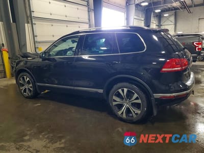 Drugie zdjęcie samochodu z przodu: 2017 VOLKSWAGEN TOUAREG WOLFSBURG VIN:WVGRF7BP5HD006143 - miniatura