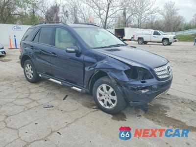 Czwarte zdjęcie samochodu z boku: 2007 MERCEDES-BENZ ML 350 VIN:4JGBB86E57A156104 - miniatura