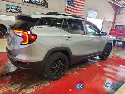 Trzecie zdjęcie samochodu z tyłu: 2024 GMC TERRAIN SLE VIN:3GKALTEG0RL322029 - miniatura