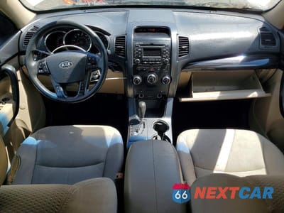 Zdjęcie 8 z 12 samochodu: 2011 KIA SORENTO LX VIN:5XYKTDA16BG020622 - miniatura