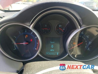 Zdjęcie 9 z 12 samochodu: 2012 CHEVROLET CRUZE LS VIN:1G1PC5SH5C7316911 - miniatura