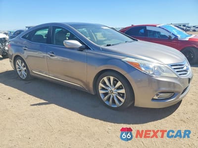 Czwarte zdjęcie samochodu z boku: 2013 HYUNDAI AZERA BASE VIN:KMHFH4JG5DA251579 - miniatura