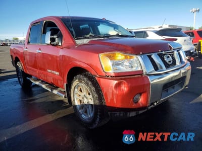 Czwarte zdjęcie samochodu z boku: 2014 NISSAN TITAN SV VIN:1N6AA0EC1EN501815 - miniatura