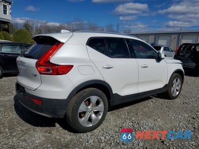 Trzecie zdjęcie samochodu z tyłu: 2021 VOLVO XC40 T5 MOMENTUM VIN:YV4162UK1M2456400 - miniatura