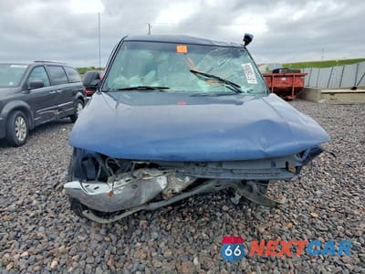 Piąte zdjęcie samochodu w środku: 2002 GMC NEW SIERRA C1500 VIN:1GTEC14W42Z176520 - miniatura