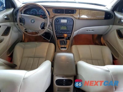 Zdjęcie 8 z 12 samochodu: 2004 JAGUAR S-TYPE VIN:SAJEA01T34FM97495 - miniatura