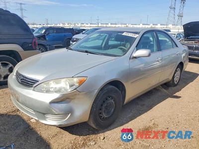 2005 TOYOTA CAMRY LE 4T1BE32K65U098084 - główne zdjęcie licytacji z USA - miniatura