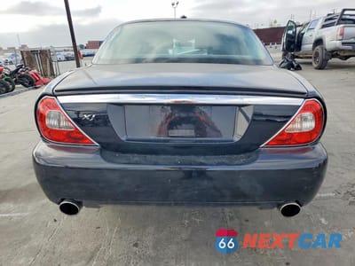 Zdjęcie 6 z 13 samochodu: 2008 JAGUAR XJ8 VIN:SAJWA71BX8SH26257 - miniatura
