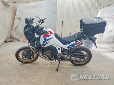 Trzecie zdjęcie samochodu z tyłu: 2025 HONDA CRF1100 D4 VIN:JH2SD15E3SK100177 - miniatura